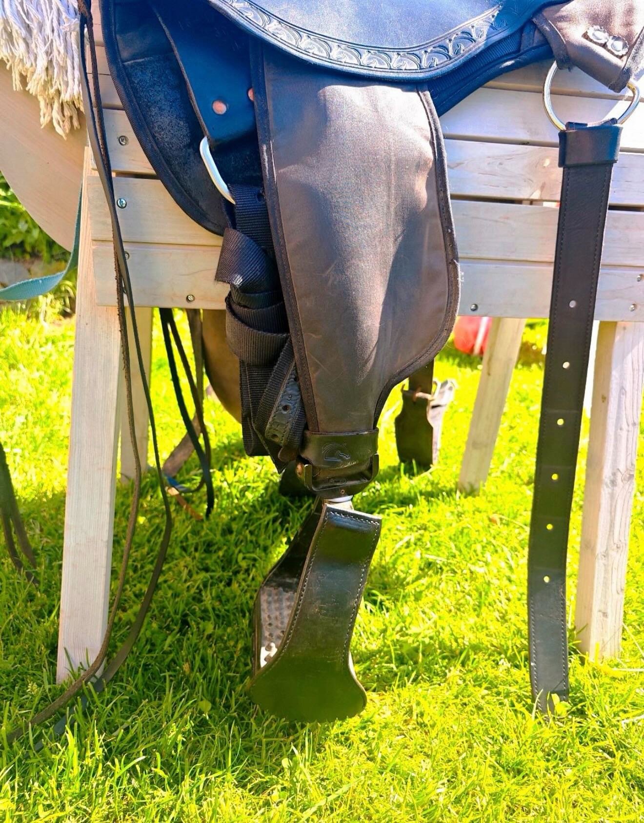Rare Western Saddle – Imported from the USA !