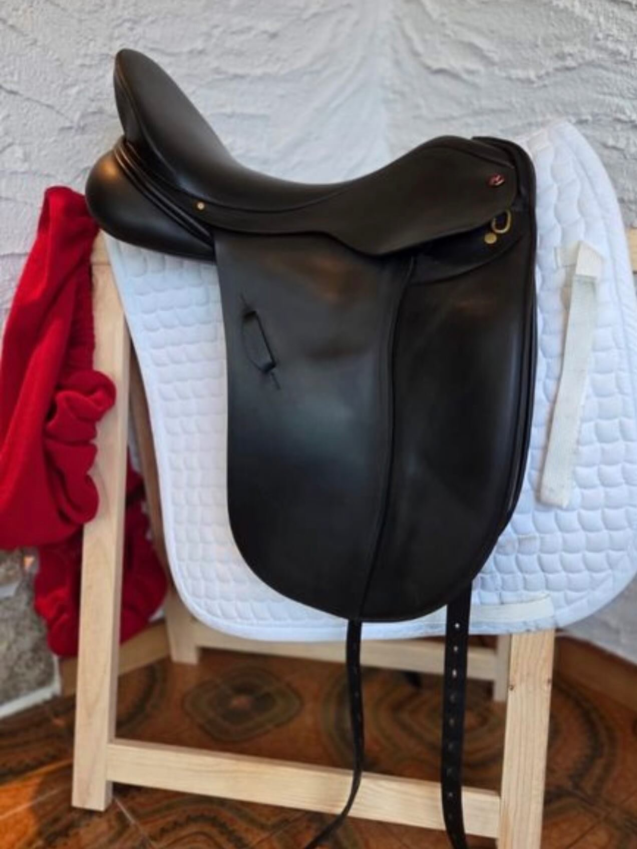 À : Selle de dressage Albion – Taille 18