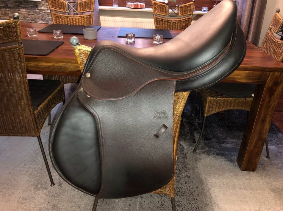 À – Selle de saut Devoucoux Biarritz O
